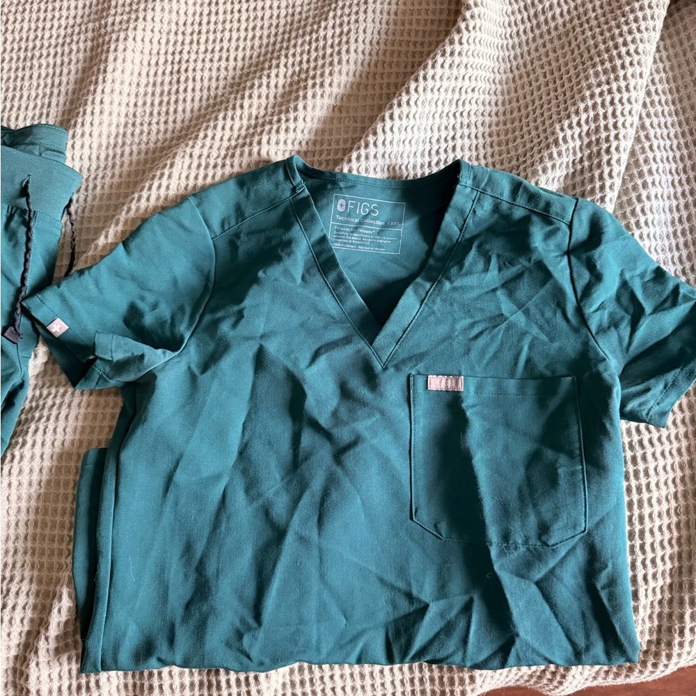 Figs womens hunter green set